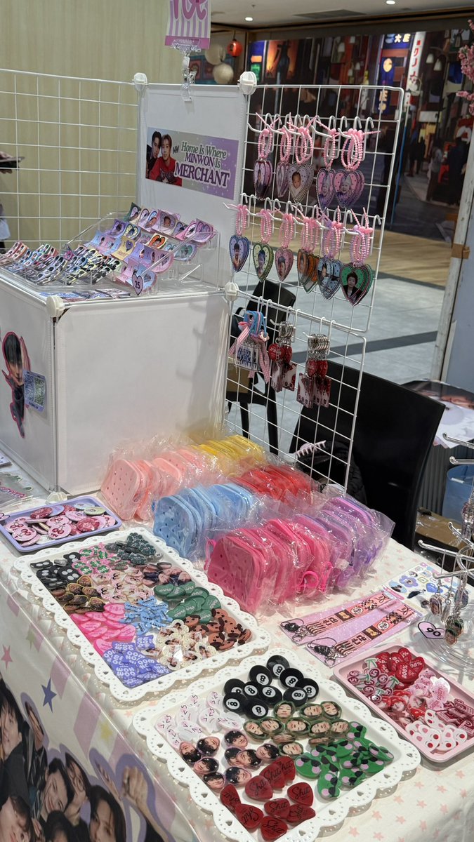 nanahkart's tweet image. customize your charmed pouch for ₱350! it includes 1 pouch of your choice and 6 charms 🥣🌟💞

available first here at #HomeIsWhereMWIs 💜💚 

see u guys! 🫧