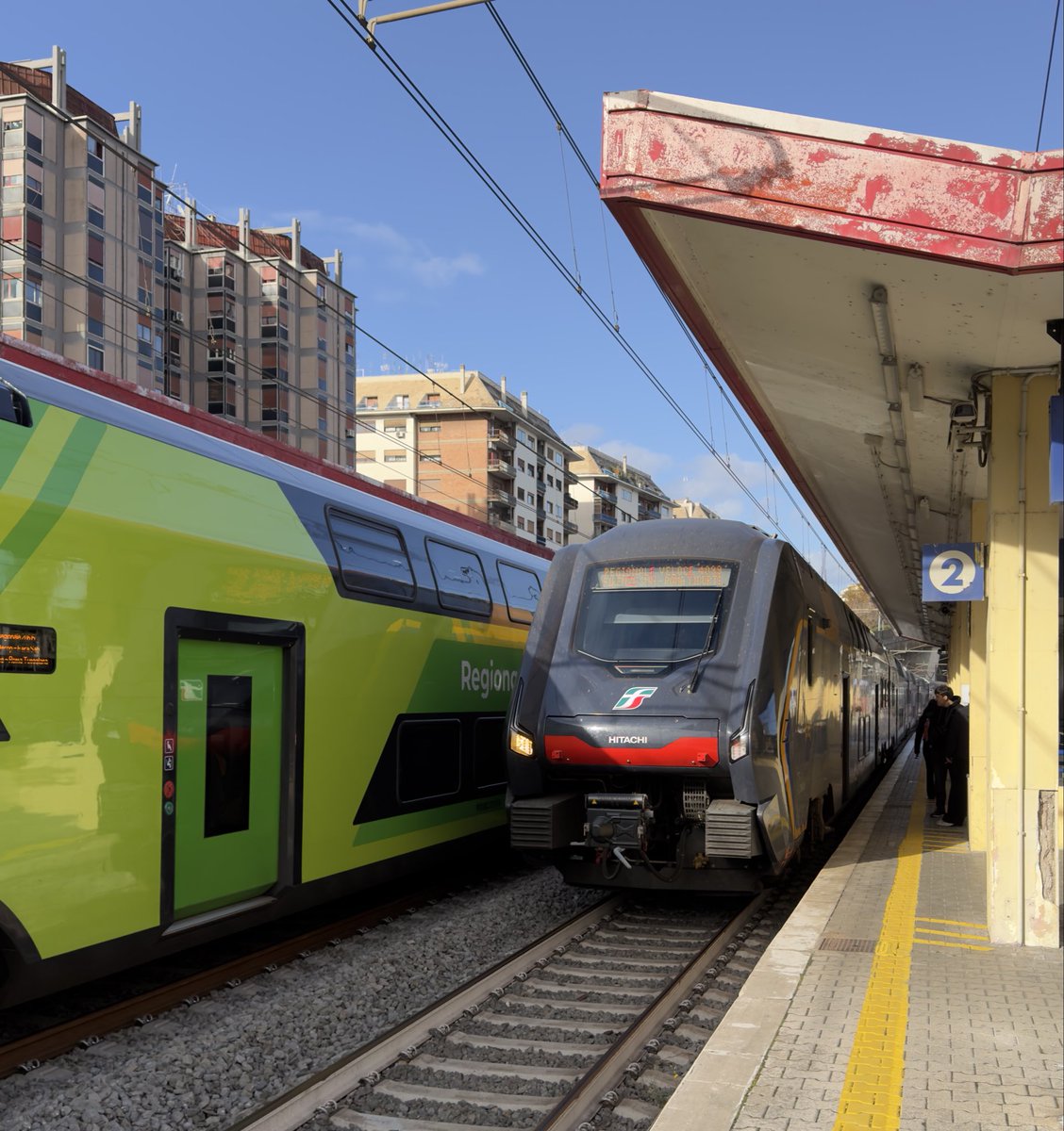 photoroma69's tweet image. Trains at #platform2