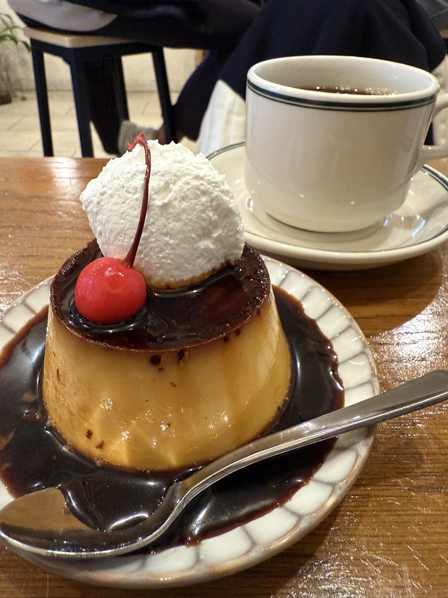 プリン 東京遠征時に運良く巡り合った固いプリン。於 オールシーズンズ
