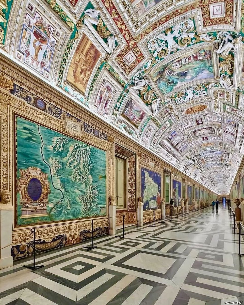 mamboitaliano__'s tweet image. The Gallery of Maps in the Vatican Museums, created between 1580 and 1583, is one of the most spectacular works of the late Renaissance

And even today, it remains one of the most mesmerizing places in the world to visit ✨