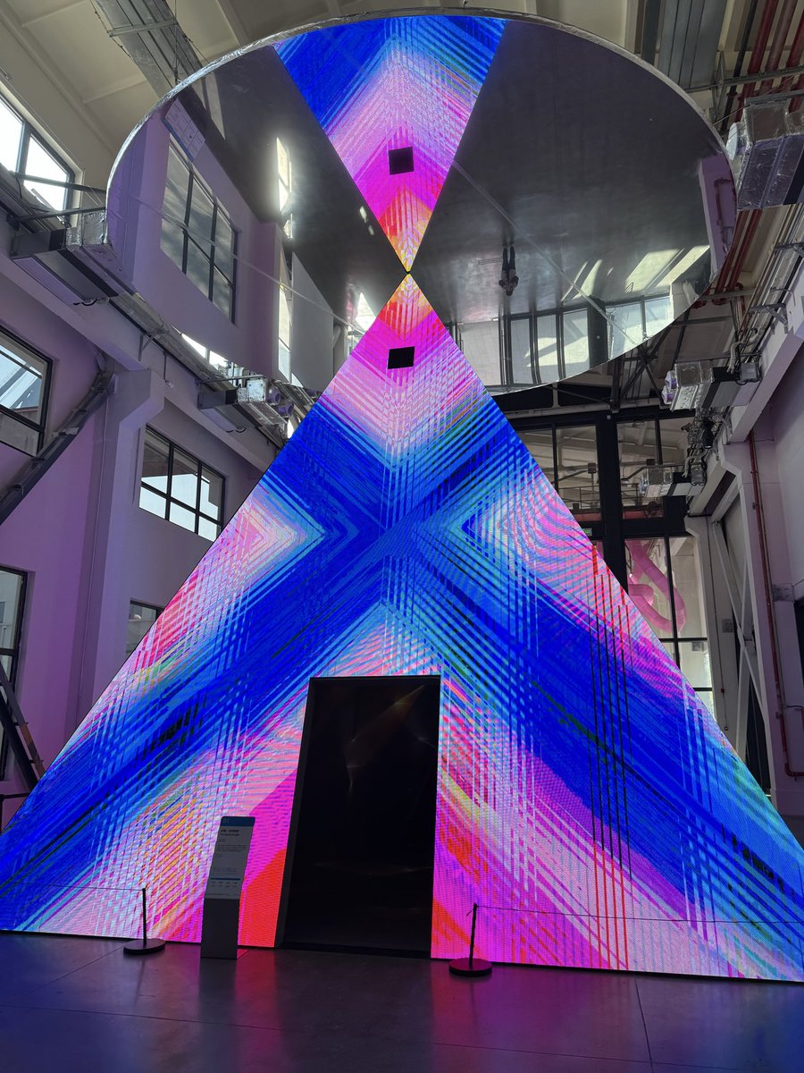 AcmeyGroup's tweet photo. 9m diameter stretch mirror ceiling made by Acmeygroup, we provide 3.3m stretch mirror rolls, welcome to contact us https://t.co/nWt9qMN5VD https://t.co/JQbI2eBwM6