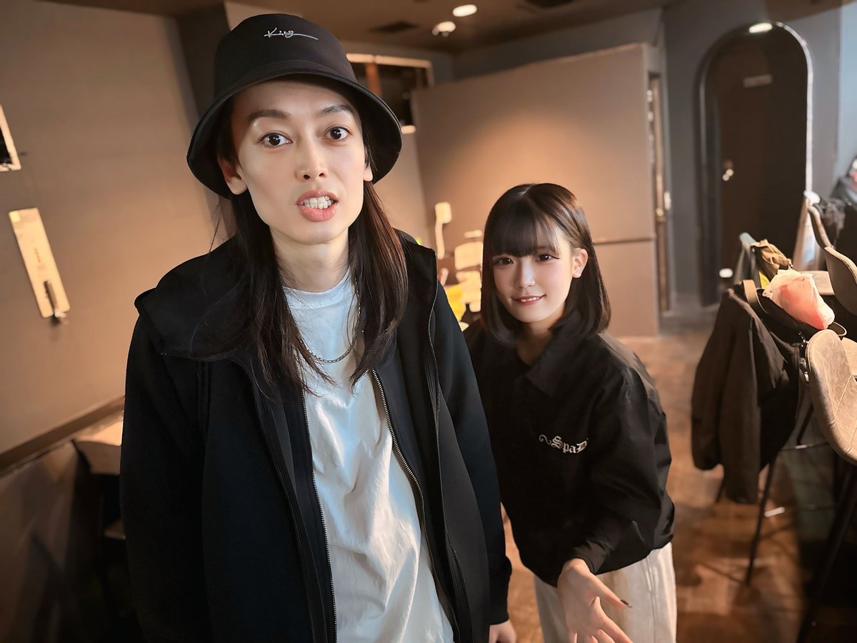 SpaDe_Darts's tweet image. おはようございます‼️
世の中は✨✨三連休✨✨
お出かけされておりますでしょうか🤔

本日は祝前日となっておりますので、営業時間は、
17時〜お客様が居なくなるまで👍
もし早い時間もしくは遅めの時間にご来店予定の方はご連絡ください📩

ご来店をお待ちしております🙇‍♂️

#SpaDe
#ダーツバー
#錦糸町