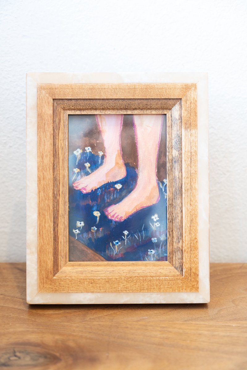 ペインティングのようなタッチの中村茉優子さんの作品。
下書きは大きい面でざっくりとしているそうで、しない時もあるそう。
色面のムラや描き込みも調整していると伺い、伸び伸びとした筆跡から時間の流れがゆったりとした穏やかさも感じました。

1-6.jp/portal

---

portal
中村茉優子