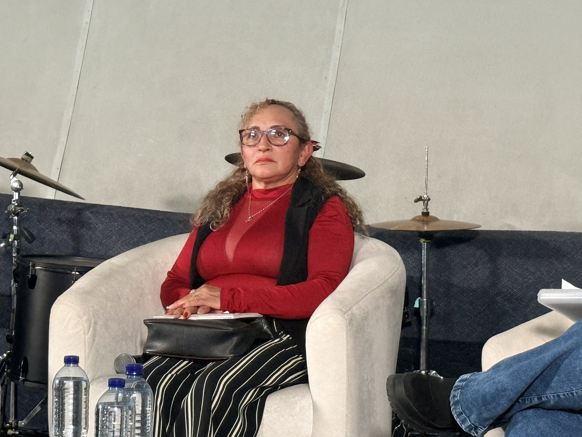 UAcuerdoPaz's tweet image. #Agenda📝| El miedo a la estigmatización… el cambio de las armas por la palabra… con estas palabras respondieron las mujeres firmantes de paz a la pregunta ¿ Cuál fue el mayor reto tras la firma del #AcuerdoDePaz?durante conversatorio llevado a cabo por la @ARNColombia. 🧵 1/3