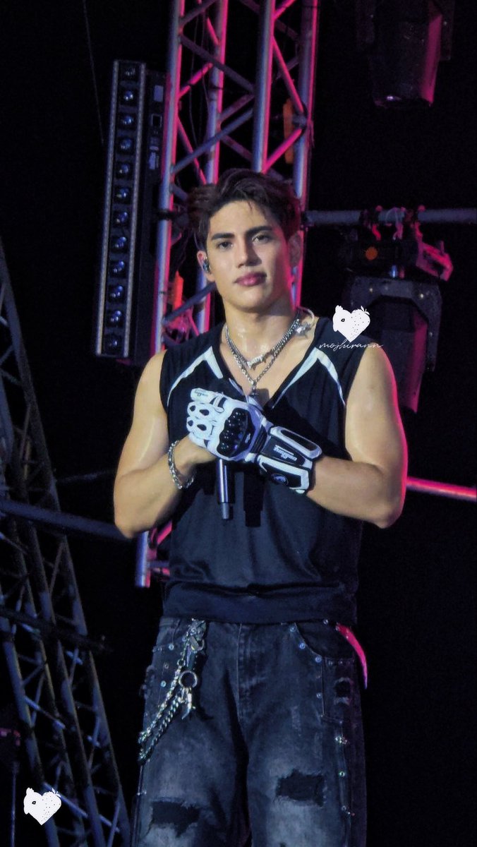 mojhirann's tweet image. 😭 labyuu bebuuuu 😭 @stellajero_ 

SB19 DUYOG SA AURORA CEBU
@SB19Official #SB19
#SB19atAuroraMusicFestCEBU