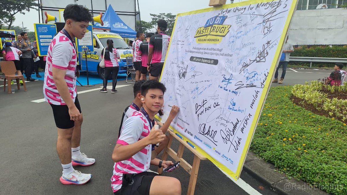 RadioElshinta's tweet photo. 2000 pelari meriah kan TangKab Fun Run dengan Tema 'Semakin Peduli Lewat Berlari' di kawasan Gading Serpong Tangerang, Minggu (23/11) pagi. 📸Mum
#TangKabFunRun #FunRun2025 #GadingSerpong #Tangerang #LariSehat #SportEvent https://t.co/DiG5fQvlND