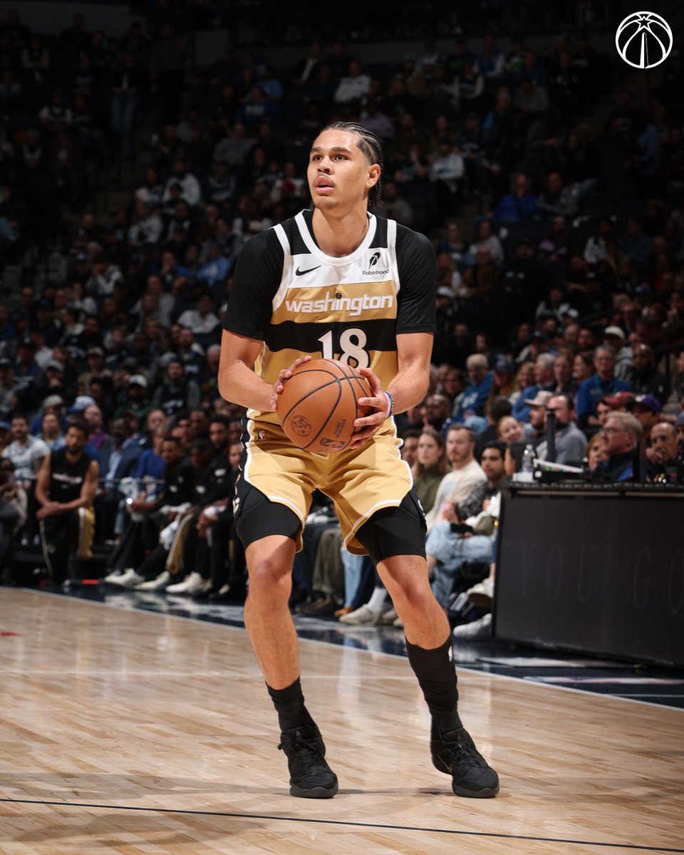 Double-double for Kyshawn ⚡️

📊 12 PTS | 10 REB 