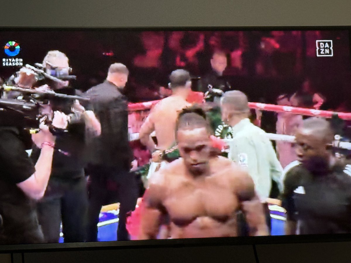 DannyPLUSBoxing's tweet image. Main event time #BenavidezYarde