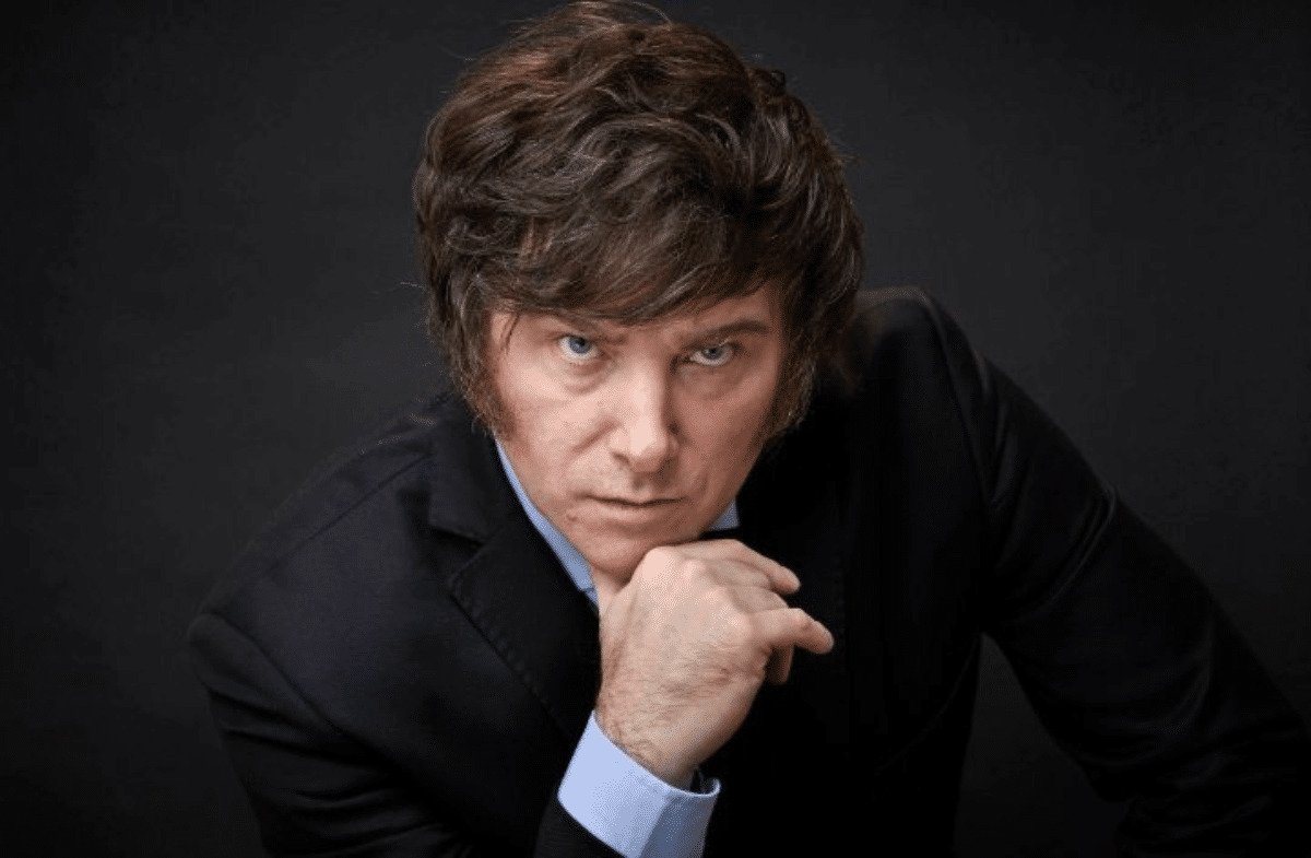 MarioNawfal's tweet image. 🇦🇷 MILEI&apos;S ANARCHO-CAPITALIST REVOLUTION CRUSHES POVERTY:  SOCIALISM&apos;S NIGHTMARE COMES TRUE

Chainsaw-wielding libertarian Javier Milei is straight-up rewriting history in Argentina.

His hardcore capitalist blitz is unleashing a tsunami of wealth that&apos;s even got UNICEF cheering…