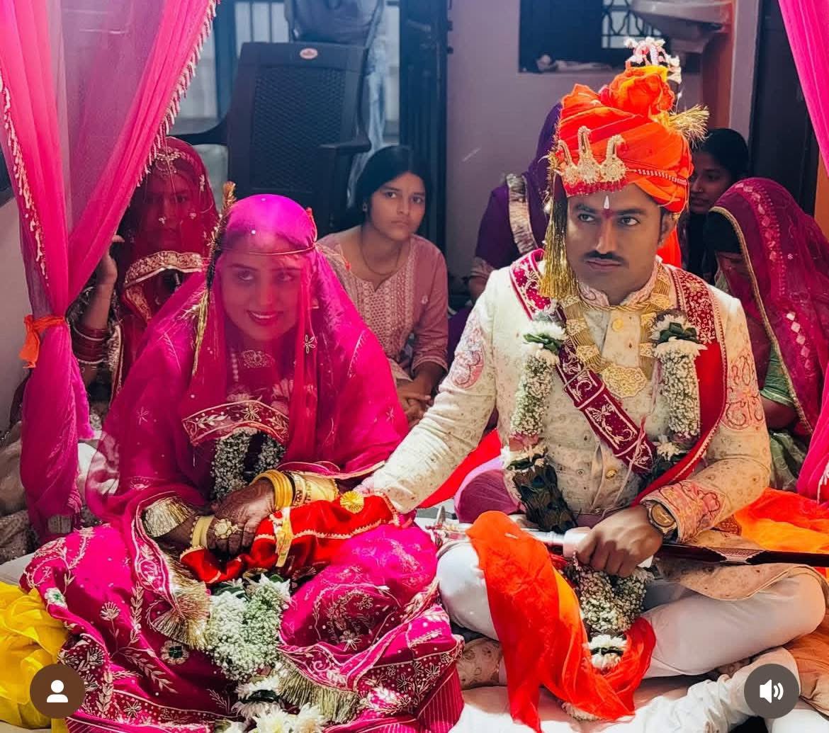 surendarsingh17's tweet photo. रालोपा के सिपाही @DoliThansingh  को दाम्पत्य जीवन की हार्दिक शुभमाननाये और बधाई!! https://t.co/d5XYWTO7Pe
