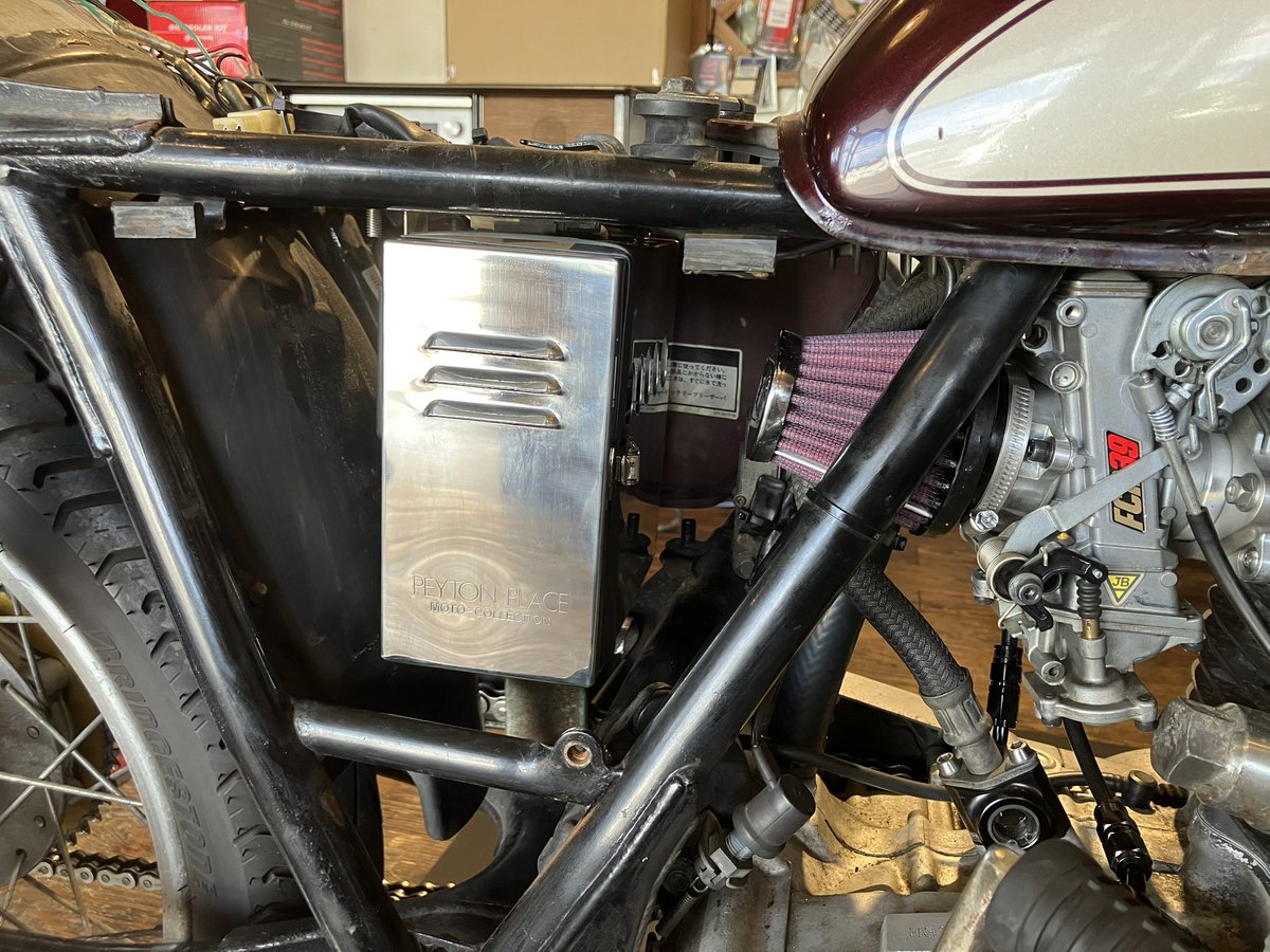 エアクリーナーボックスの取り外しのご依頼、ありがとうございました🙇‍♂️
#sr400 #カスカーダ #北九州 #ペイトンプレイス #kandn