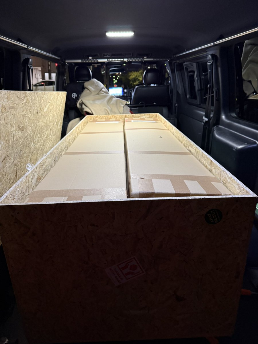 omanjyuu's tweet photo. APEXも入荷し検品・梱包・発送or納品(基本近場のみ)完了しました。
ラストはパウダー系テストアンバサダーの前田利政元プロに納品。
全て1人作業でIRONROCKと並行作業の為入荷からユーザー様に届くまで少しお待たせしてしまいました。
ユーザー様のスノーライフがより楽しいものでありますように。 https://t.co/VyARYmwy0i