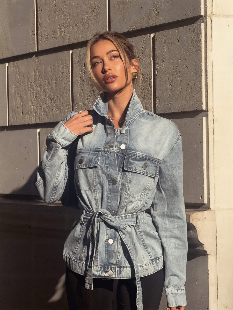 Cindy4lovee's tweet photo. Didn’t know I needed a cinched denim jacket until I put this one on @FashionNova #ad https://t.co/kCVqiRxund