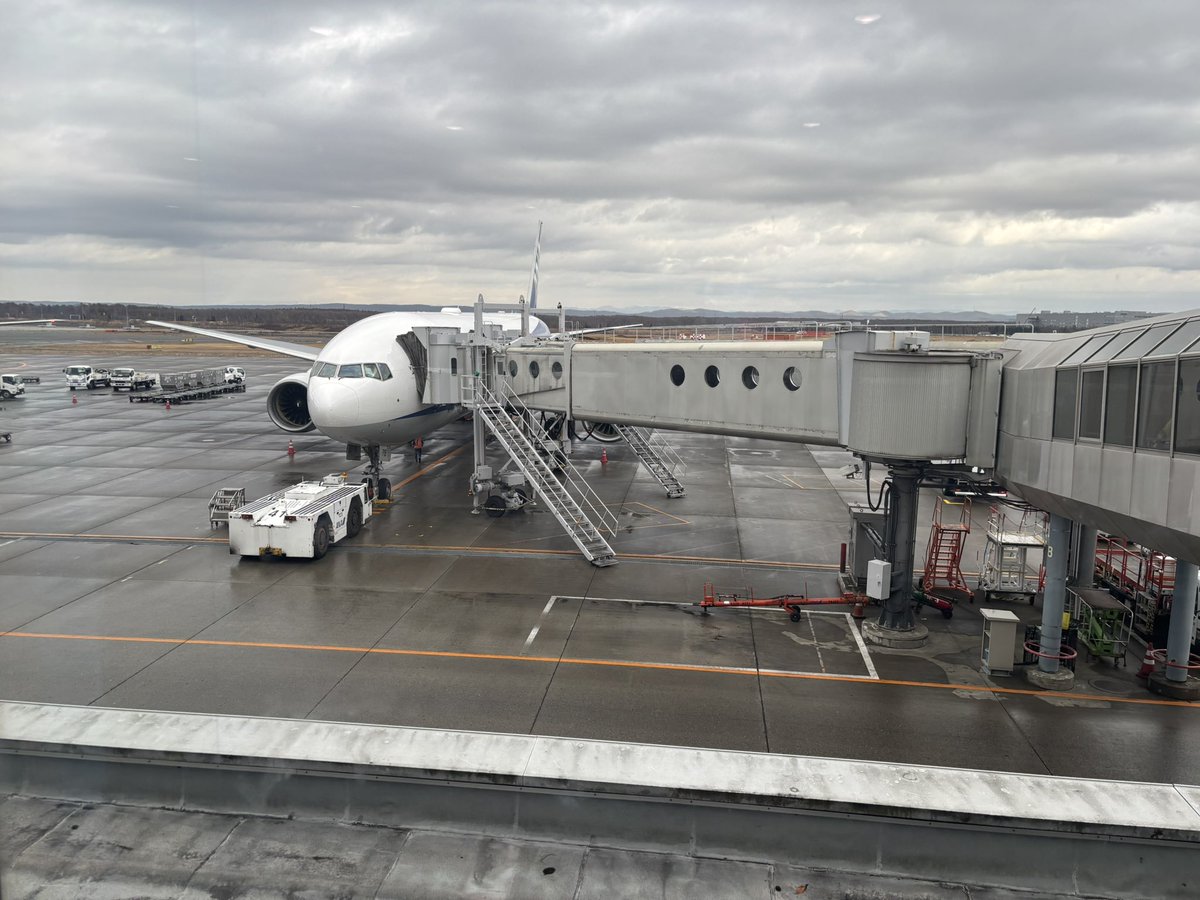 仕事と仕事の合間を縫って遊びに行くぜ！！

あー。緊張する。

人見知りするわ〜。
行ってきます。✈️