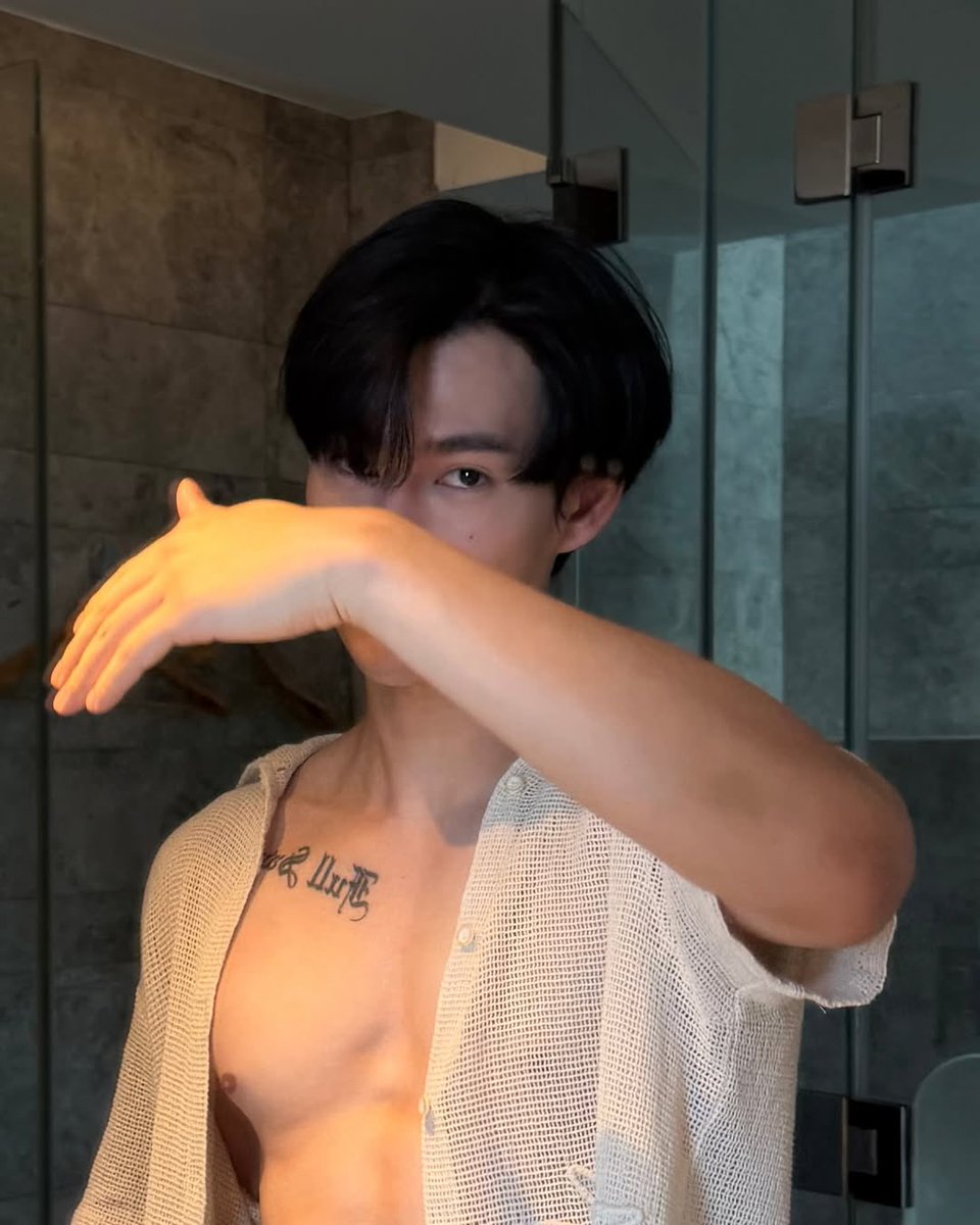 Crownlesszking's tweet image. นี้เราต้องอึ้งกับอะไรก่อน

✅พาเวลหล่อ ✅พาเวลหุ่นโซ๊ะ! 

@pavelphoom #pavelphoom 
⇢ ˗ˏˋ #Babecats ࿐ ྂ♠༉‧₊˚.