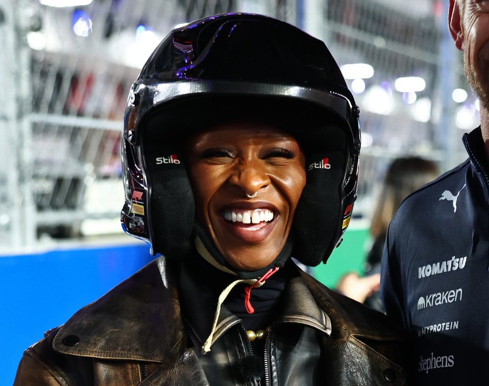 lesbifying's tweet image. i&apos;m ill