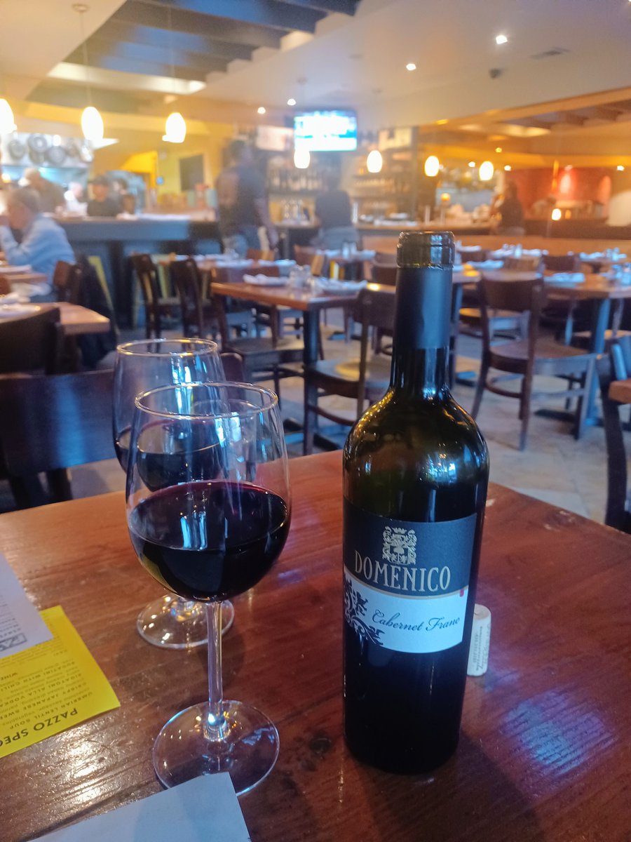 rukiddingme3590's tweet image. @Pazzos Delicious dinner at our favorite place.👍🍕🍷🍝 #pasta #pizza #SanCarlos