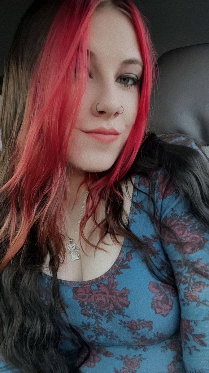 lady lyss is querying 👀🖤🫶🏻 tweet media