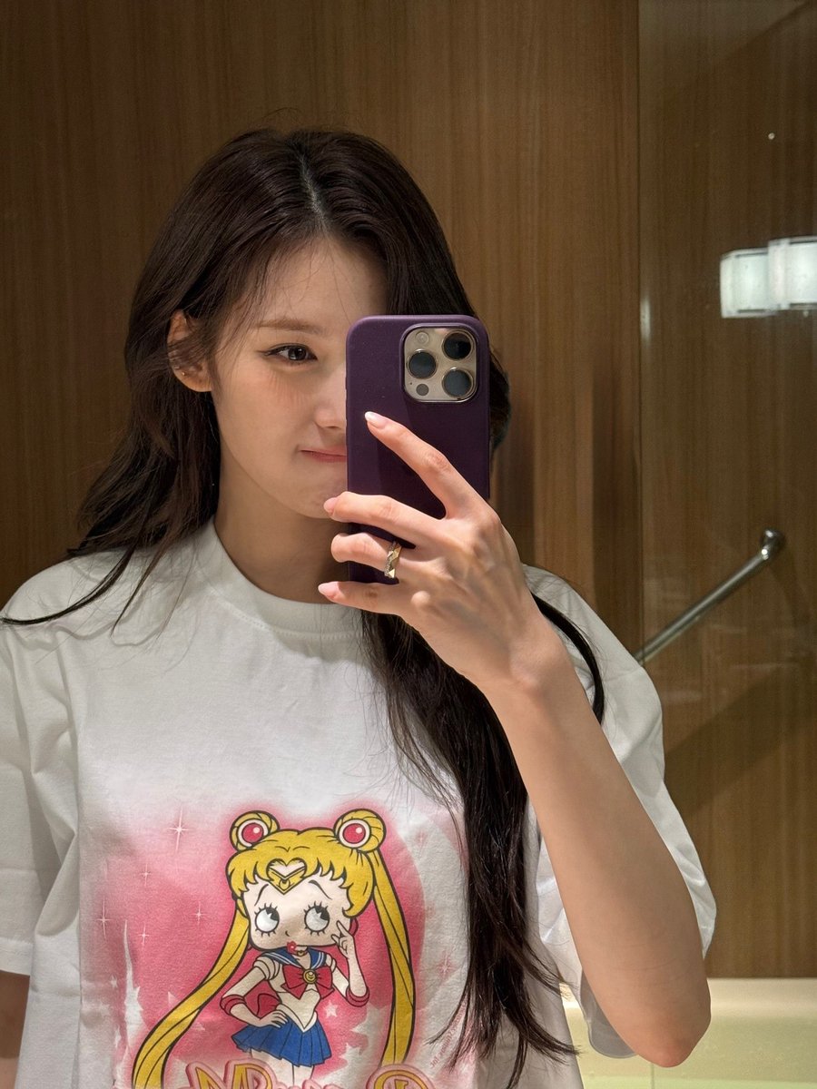 Touch the screen gently… im shy today.