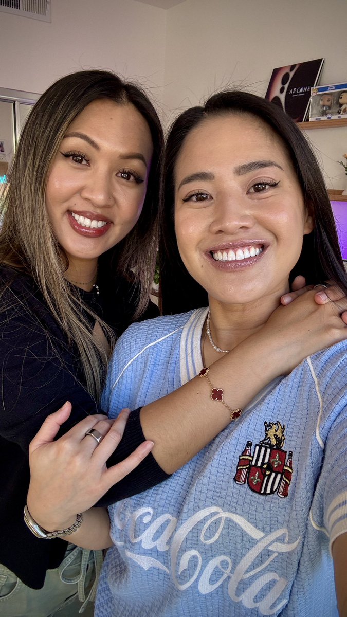 Meesh & Dee tweet media