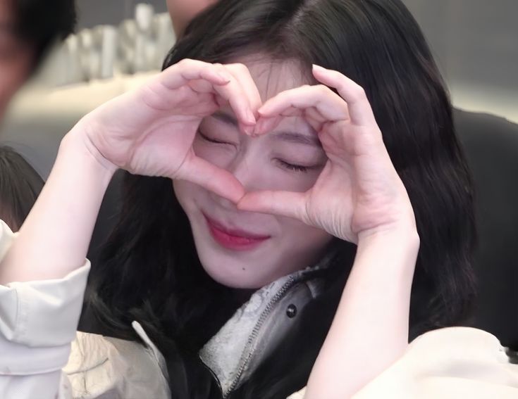 wtb lfs 

chaeryeong pob or album pc

— pref if can do long dop with nrdp 
— mint condi / slightly damage 🆗
— luzon loc | pref era gold‚ btb‚ and gwb 

Ignore : pass
heart : noted
care : inch