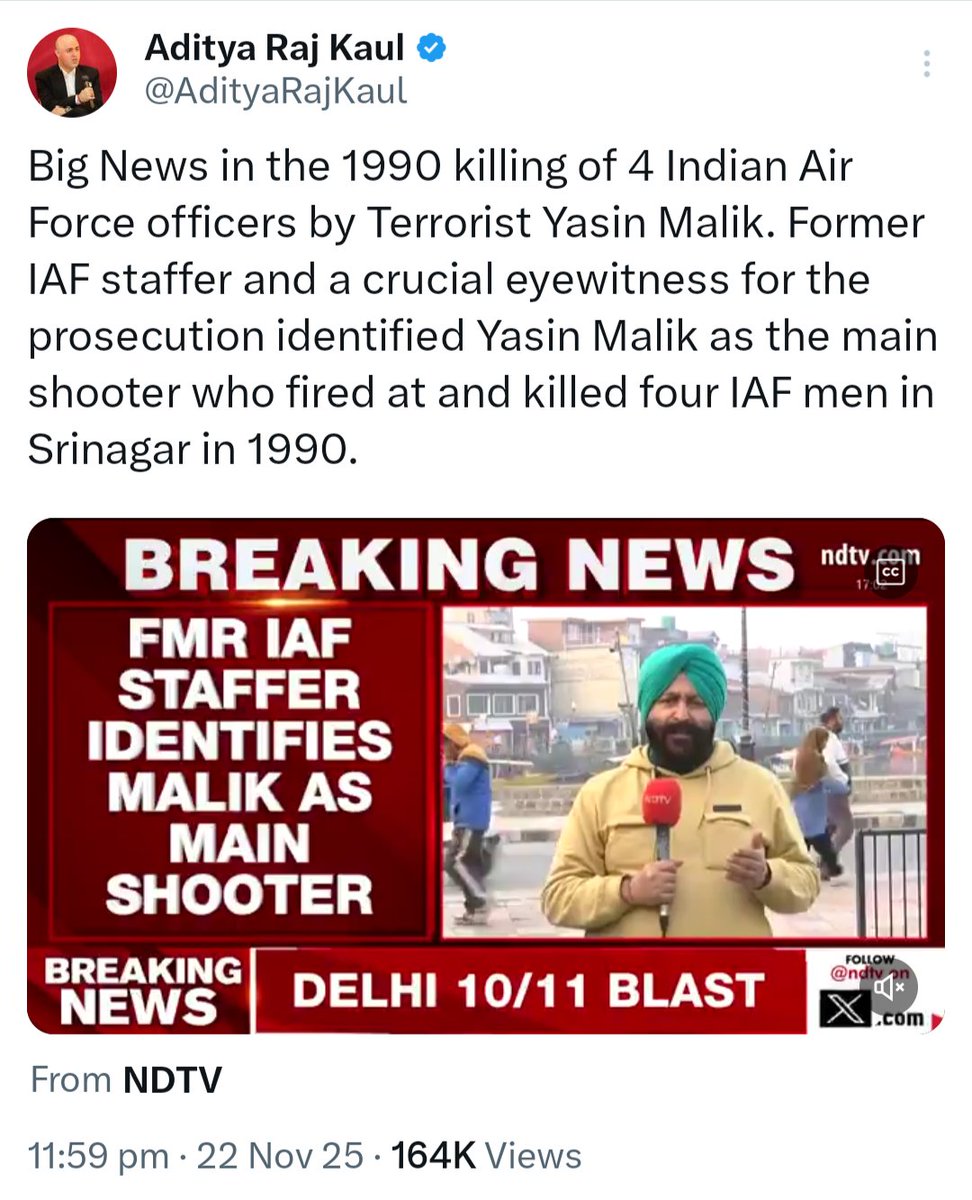 LutyensWatch's tweet photo. Former IAF men identified Yasin Malik as the main shooter who killed four Indian Air Force men in Srinagar in 1990.

Yes, same Yasin Malik who was the 'GUEST' of Congress era PM Manmohan Singh under UPA Govt. 

Murderer of our IAF Jawans were facilitated by Congress PM MMS. 😡