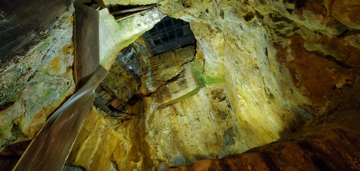 今年だけでかなりの炭鉱跡坑道に潜ってるのでわかるのですが、細倉