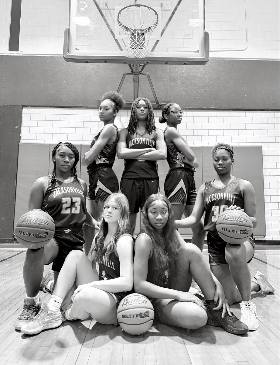 JHSGBB's tweet photo. Varsity Maiden Basketball 🏀 Media Day! 📸

0 - Mercedes Allen (SO)
3 - Laila Johnson (JR)
4 - Caroline Ault (JR)
5 - Tia Fuller (SR)
10 - Janeisha Gray (SR)
23 - Ke’Niya Rogers (JR)
30 - Amirycal Goodwyn (SR) https://t.co/QzMz8yxPZ3
