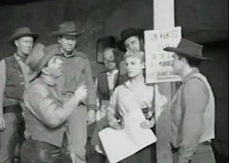 bloodybeautymfx's tweet image. "I heard this here vampire is one of those fancy talkers from Europe." #svengoolie #curseoftheundead @ImbrugliaJim