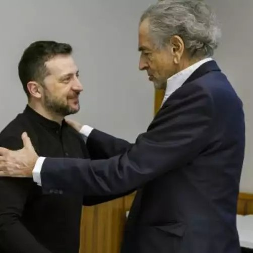 desox13's tweet image. 8/60

Machno se později stal idolem anarchistů francouzskejch, vedenejch v roce 1968 na barikády mladýma exhibicionistama Cohn-Benditem a Levym.

Ten druhej teď dělá &quot;řídícího našeptávače&quot; Macronovi, a společně se zas do poslední chvíle snaží našeptávat exhibicionistovi z Kyjeva.