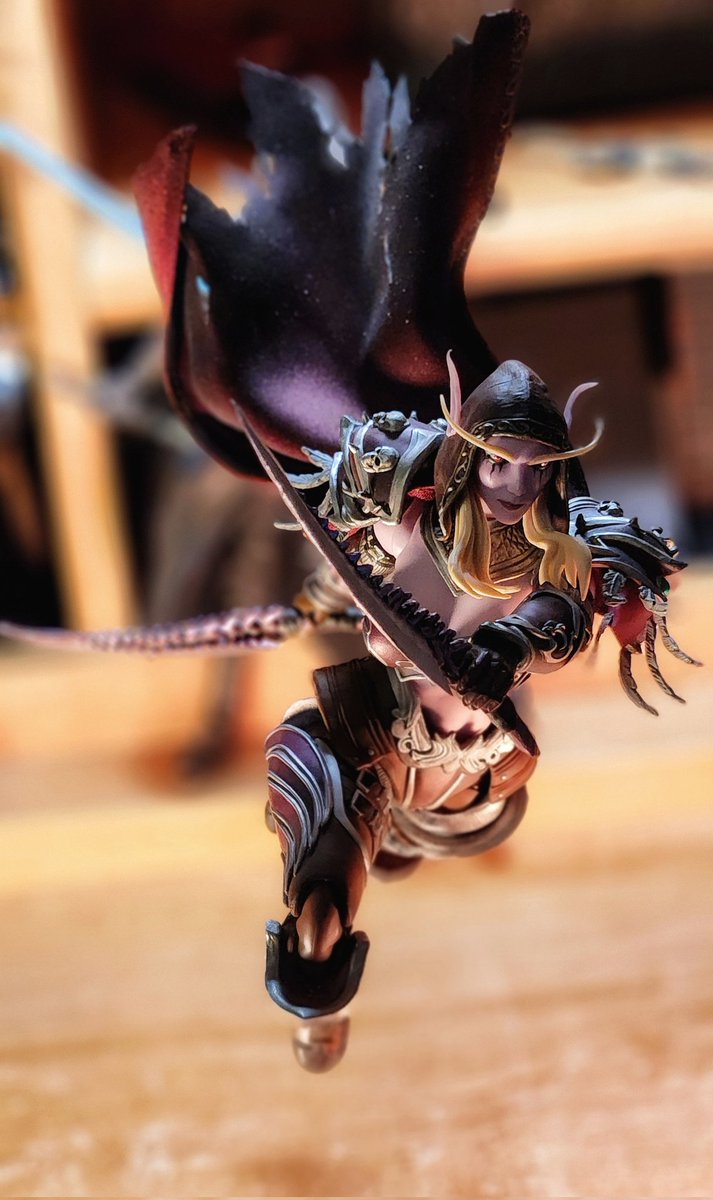 LiquidBelowZer0's tweet photo. Grey Knight: Guardian of the Horde, "Queen of Shadows" [aka Sylvanas]

...a great figure! (Yeah, I had to adjust the hood/head so it didnt look like she had a flat head and no forehead 🤣)

#greyknight #sylvanaswindrunner #worldofwarcraft https://t.co/7zy6KTrj4H