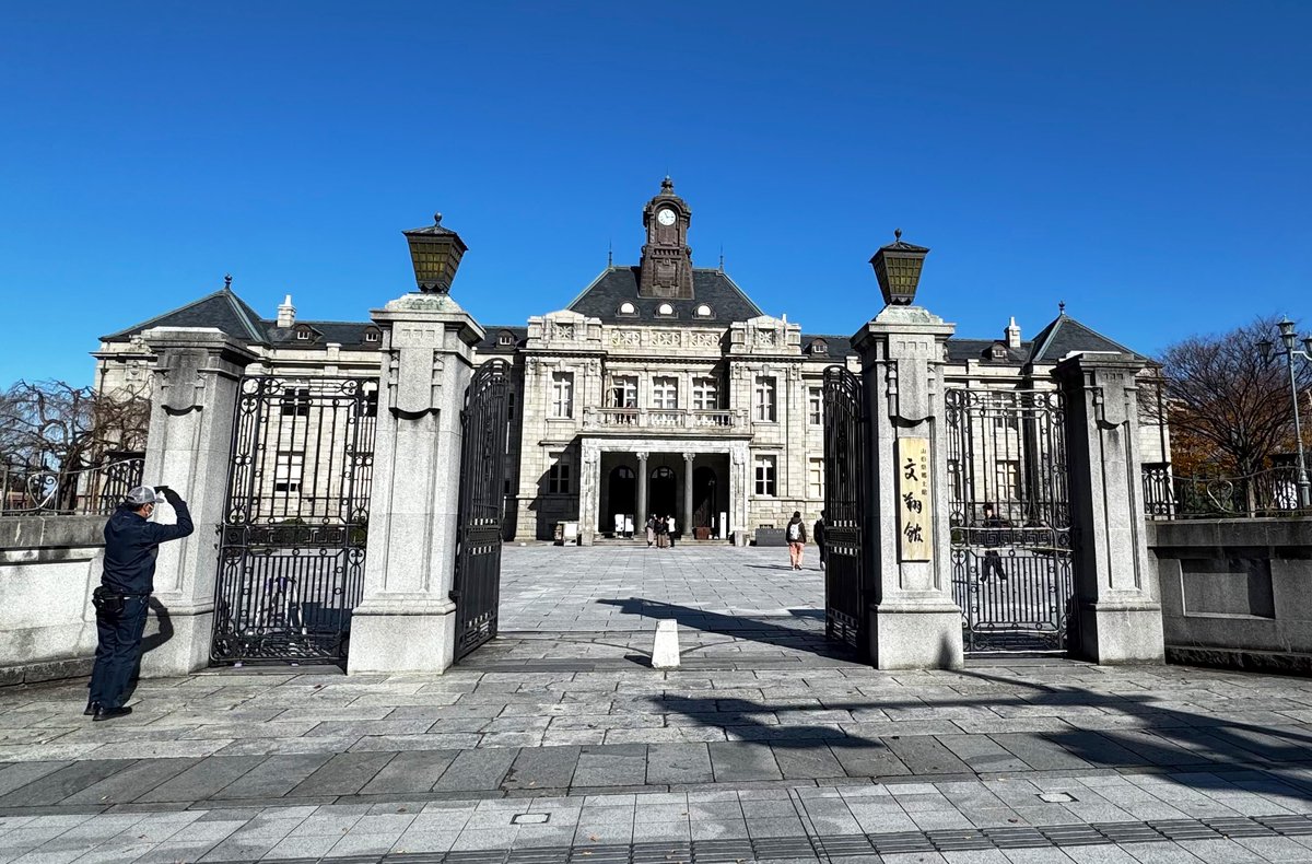 榮玉堂と文翔館
文翔館前のT字路、ブルベで何回も右折してるけど入るの初めてだ