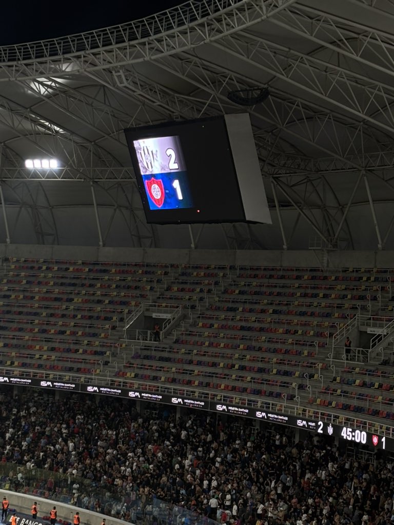 Orgulloso de este San Lorenzo, que tuvieron que robarlo para dejarlo afuera.

Cabeza en alto para todos los pibes, dejaron todo.