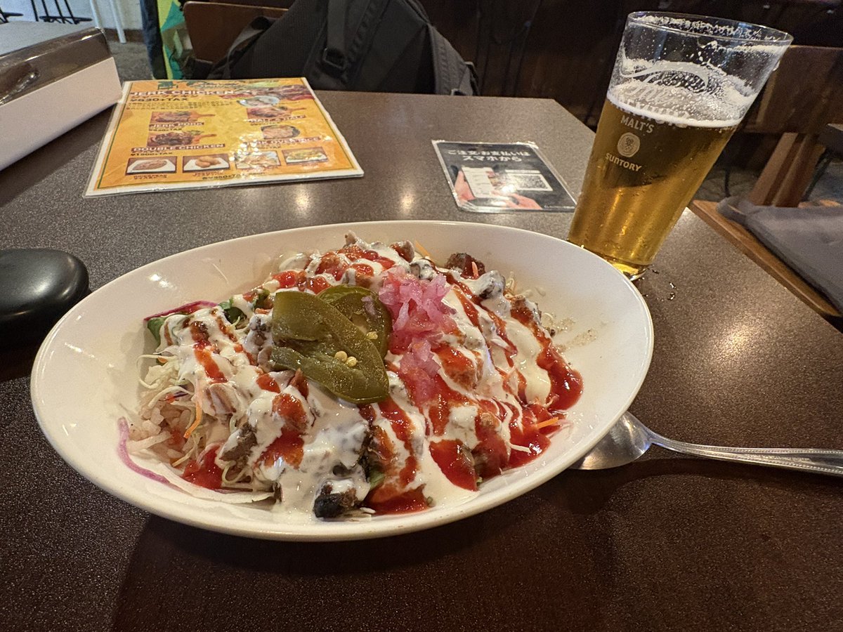 Nov86897787's tweet photo. 渋谷good wood terraceにて昼ご飯😊

ジャークオーバーライスと生ビールいただきました🇯🇲🍻

コレ超オススメです！
ホント美味い😋 https://t.co/1bbJAe1Ppv