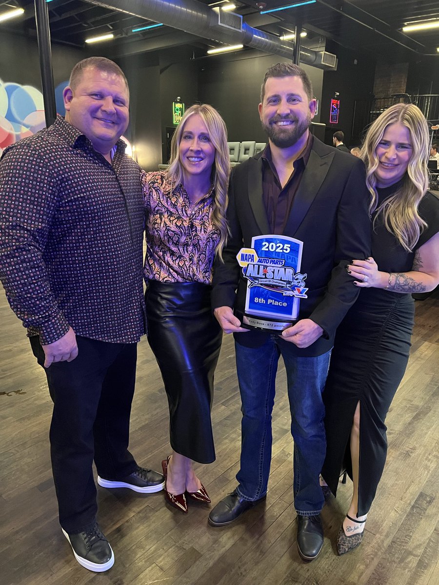 kirstiebova's tweet image. Banquet for the @AllStarSprints tonight 🏁