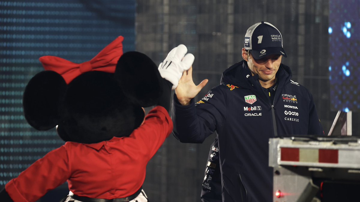 redbullracing's tweet image. Max &amp;amp; Minnie 🤝

#F1 || #LasVegasGP 🇺🇸