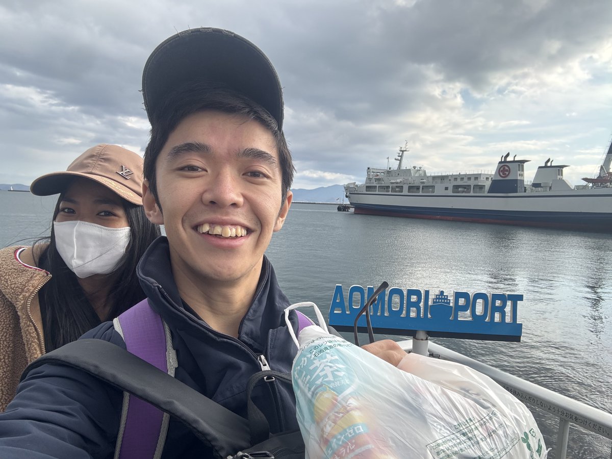yama_tabitabi's tweet photo. 今月9日にカンボジアで僕がデング熱と腸チフスに感染

復活し14日に日本帰国

今度は妻が入国後すぐ鳥インフルの疑いで入院

2人で病院の感染病棟で完全隔離

結果は普通のインフルエンザ

そして2人とも完全復活し、妻も就労制限無しの在留カードを手に入れたので旅スタート

まずは北海道へ⛴️ https://t.co/c2P67LY2BQ
