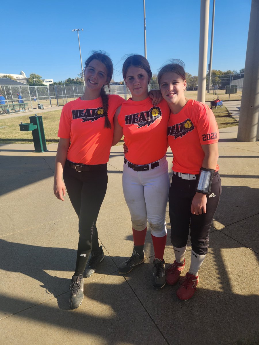 AlyssaPren3's tweet photo. Finished up our fall season in Texas. Went 500 at the plate. Had success on the mound. My team is growing together. Time to get to work and get ready for the Spring. Thanks to my little sis Brenna for helping us out. Can' t wait to see our hard work pay off. https://t.co/f8of1LhzFa