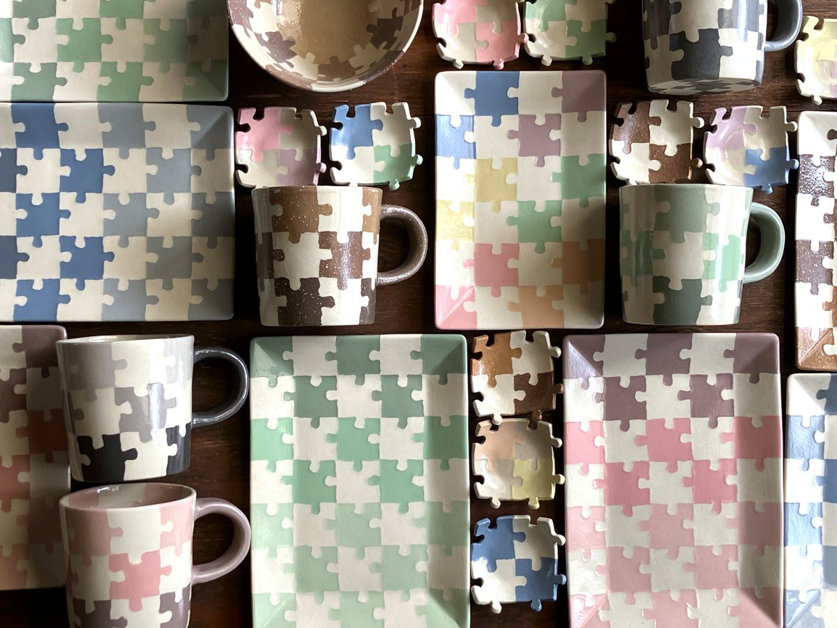 Saturday_potter's tweet image. 【出展のお知らせ】
#クリエーターズマーケット 
🎪開催日：2025年12月13日14日 (11:00〜18:00)
📍会　場：ポートメッセなごや2・3号館
🧩ブース：3号館 E-59,60 アトリエ土窯日和

１ピースずつ繋げて作ったパズルの器や複数の土を混ぜながら作った器などを予定しています🥳

#クリマ #クリマ53