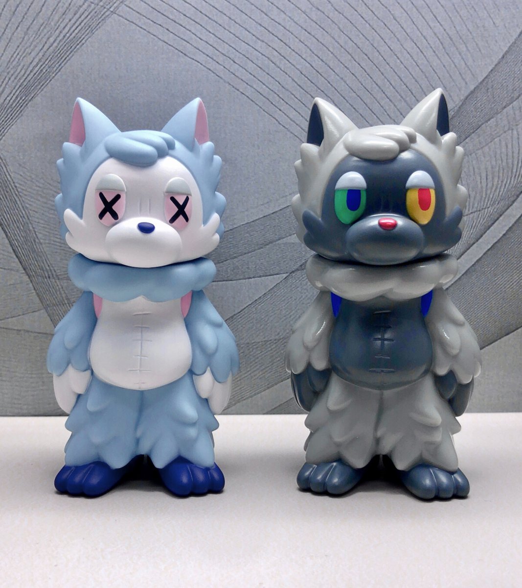 toshibon1206's tweet image. デザフェス戦利品1

あらいきりこさん(@mokuseiap)  のブースで、おおかみくんのソフビ「ERROR BLUE」と、「GAME COLOR GRAY」をお迎えしました✨
どっちのおおかみくんもめっちゃ可愛くて、欲しいと思っていたので無事にお迎えできて嬉しい😆

#デザフェス戦利品 
#デザフェス62リポスト
@designfesta