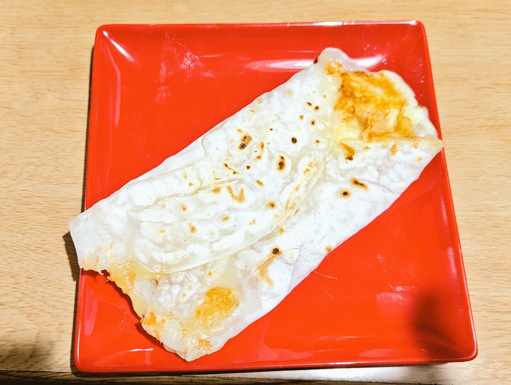 MarronTree's tweet image. 長野県民にはもしかしたら『あるあるー！』かもしれない

甘いモノと漬物！のお茶請けセット

自作の芋きんつばと共に、漬物千切りと塩煎り胡桃を……www

朝ごはんは
このきんつばの皮の生地残りにプラスアルファした
白玉粉と片栗粉のブリトー
マッシュルームとエリンギのバター醤油炒め
でしたw