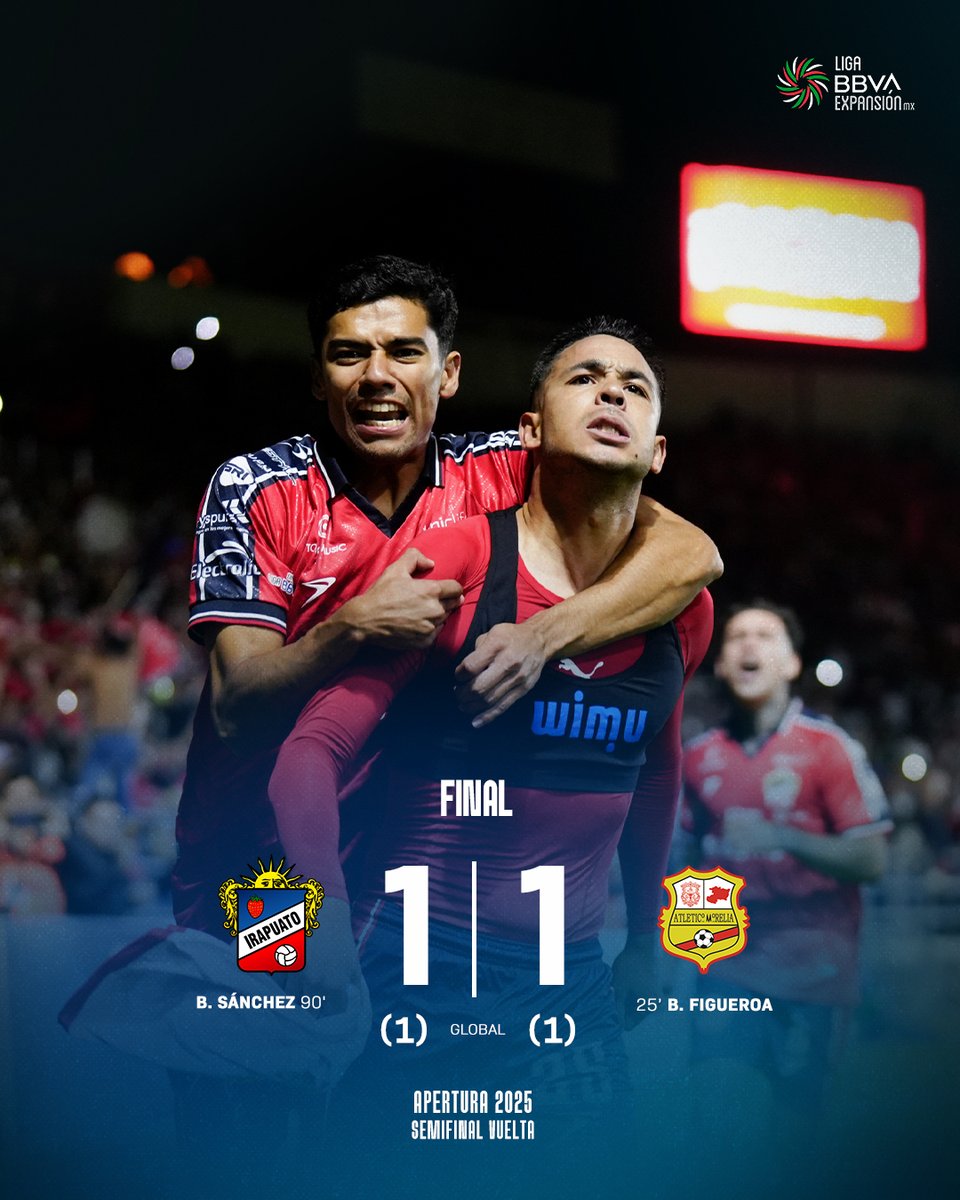 LigaMXExpansion's tweet photo. ¡Final dramático para @clubirapuato_! 🍓

La Trinca sacó sobre el final el resultado que les permite instalarse en la Gran Final del #Apertura2025. 😱

✍🏻 Más información: https://t.co/9SBN4QtwBC

#Semifinal Vuelta | #ExpansiónMX https://t.co/qMSTN89DrZ