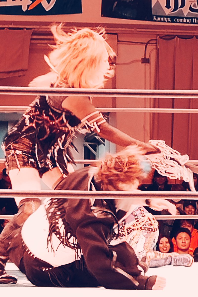 Final Blue Dragon
I've been to a few retirement matches , I know they like to get their final digs in but..

Oz style retirement chaos 
1st match 
Trading head kicks, barb wire chairs, chains &amp; whips.
No messing around 
#加藤園子
#OZアカデミー