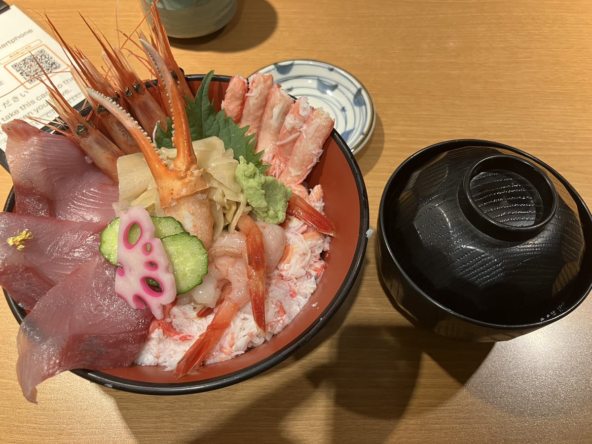 fullsaber2's tweet image. 海鮮丼！！