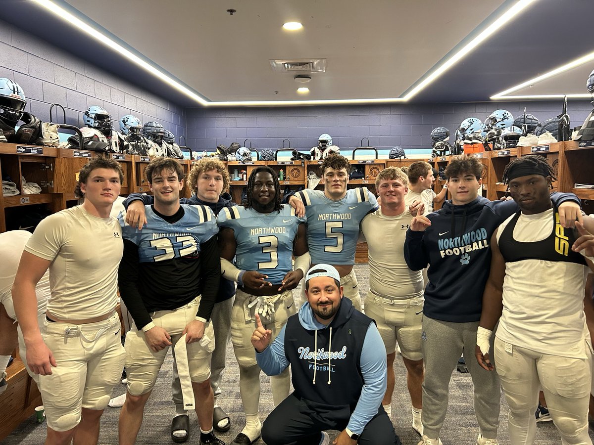 All things must come to an end. Seasons change. People come and go. Moments and memories are all that you can keep. I’ll take 9-3 with this group of people any day. #growth #LetItRip