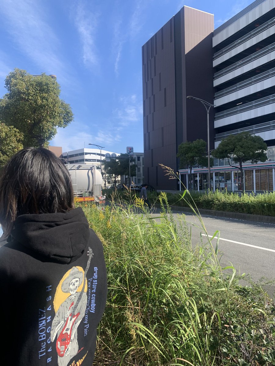 meteox_99's tweet photo. 【朗報】最寄り駅に喫煙所出来る
【悲報】物販人大杉 https://t.co/S9gsGmCiIv