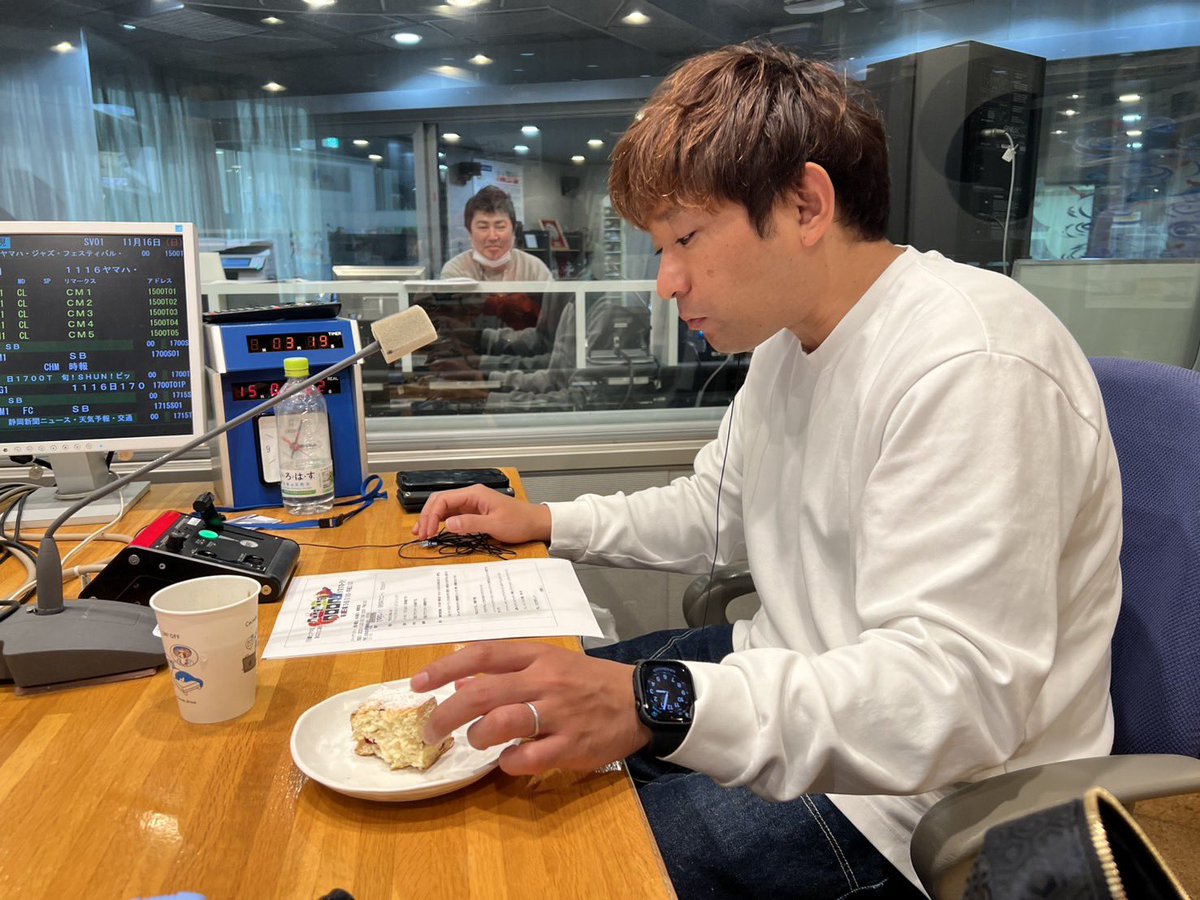 sbs_nununu's tweet image. 【おやつ🍪】

録音放送の本日、ひるめしじゃなくておやつです！

今日のおやつは…
「Y to C」の「スコーン」！

開店前から行列ができる人気店です！

#ヌヌヌ #アルピー
#酒井健太 #杉本真子 #滝澤悠希