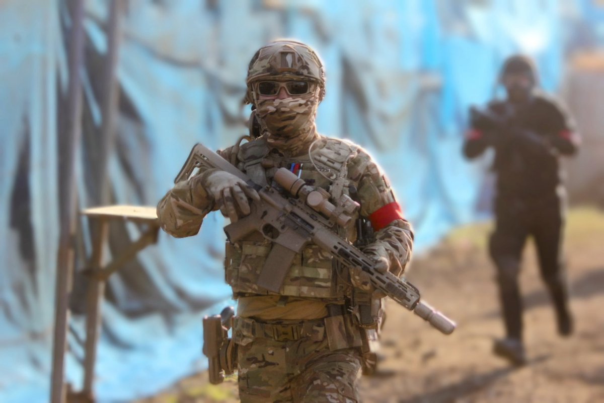 masato_SA80's tweet photo. 昨日はヘッズ川越でようやく現行イギリス軍装備できた。
まだ装備足りてないけど満足。

そしてVortex Razor AMG スーパーショートスコープがめちゃくちゃいい。
実もレプも手に入れることできないから本当に作ってくれてありがとう。

#イギリス軍 #L403A1 #L85A3 #VortexRazorAMG https://t.co/ZZlFiCAAW1