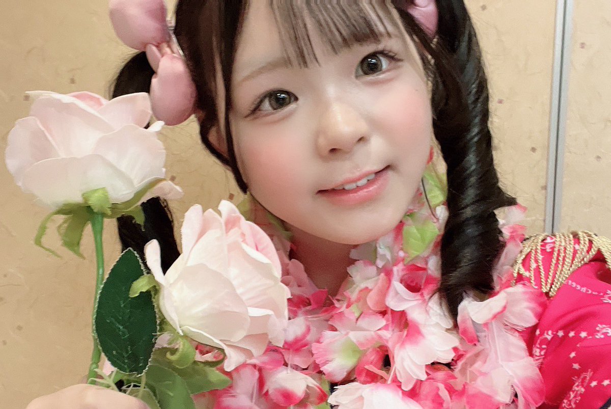 ビンゴ大会、湯守座1部♨️
たくさん盛り上げてくれて
本当にありがとうございました🥹
フラワーレイとお花も
めちゃくちゃ嬉しかったです🌸
本当にありがとうございます💖
お昼ご飯はあおさうどん食べます❣️
ぜひオソロ飯してね❀(*´▽`*)❀