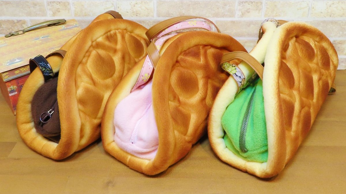 マリさんベーカリーとは】かにさんパンのリュックや焼きたてパンダの